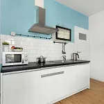 דירה Elegant Very Berry With Parking And Balcony By Renters *