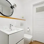 דירה Elegant Very Berry With Parking And Balcony By Renters פוזנן