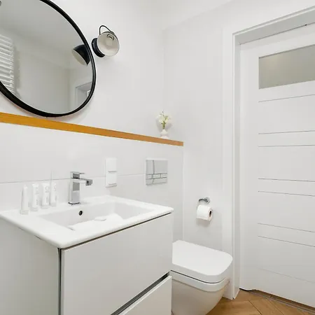 Appartamento Elegant Very Berry With Parking And Balcony By Renters Poznań