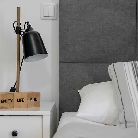 Appartamento Elegant Very Berry With Parking And Balcony By Renters *